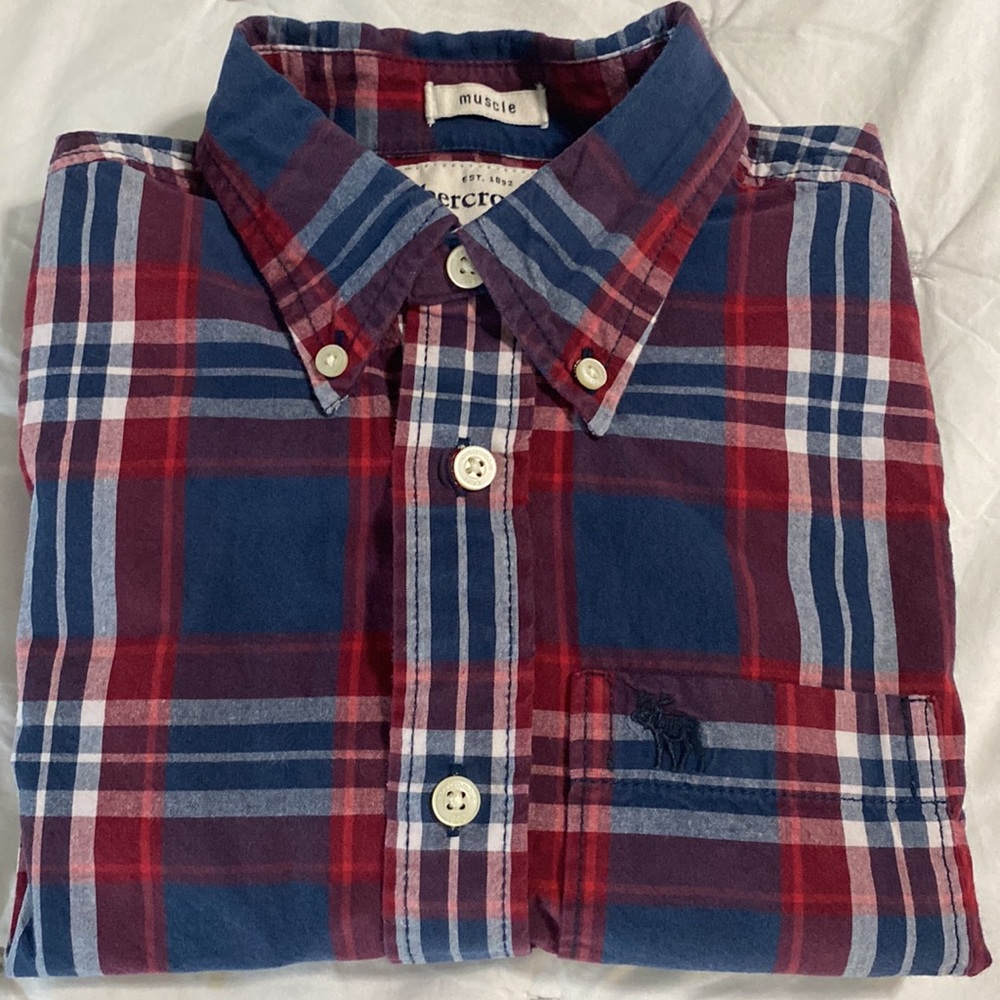 Boys ABERCROMBIE XL Button up shirt with button-down collar. Plaid.